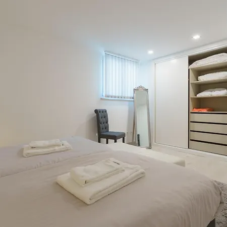 Eden Villa, With Jacuzzi And Ocean View 빌라